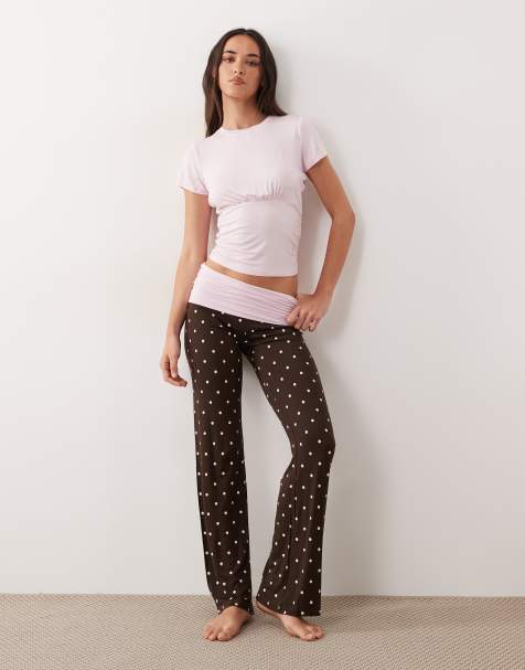 Cotton On - Pigiama con T-shirt morbida e pantaloni con risvolto rosa e marrone a pois - view 1