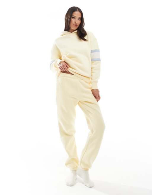 Cotton On - Pluche Essentials - Fitness-sweatpant in geel, deel van co-ord set