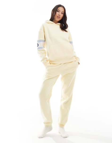 Cotton On – Plush Essential – Jogginghose in der Farbe Sugar Cookie, Kombiteil - view 1