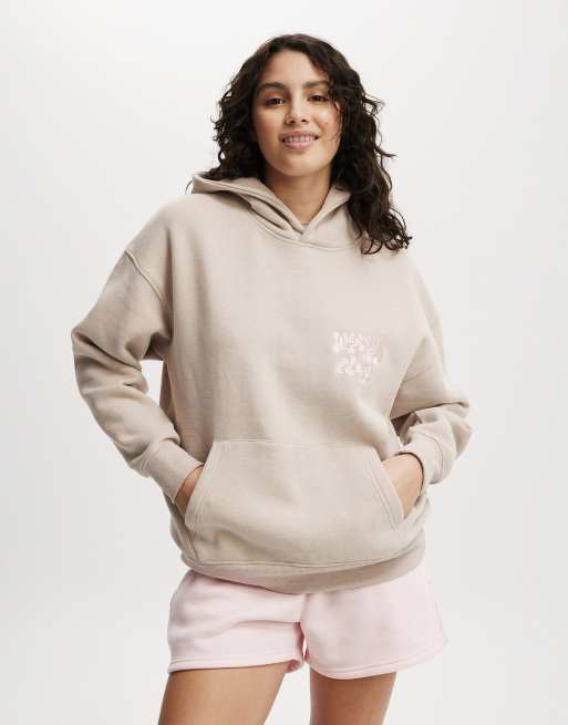 Cotton On - Plush - Felpa con cappuccio premium beige con grafica, 2 di 4