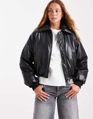 Cotton On - Puffer-Jacke aus Kunstleder in Schwarz