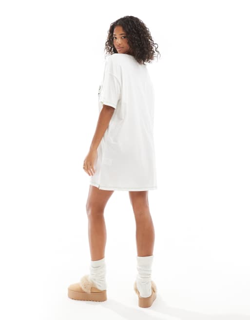 Cotton On – Pyjama-Nachthemd im T-Shirt-Stil mit „Babar le petit éléphant-“Grafik, 2 von 4