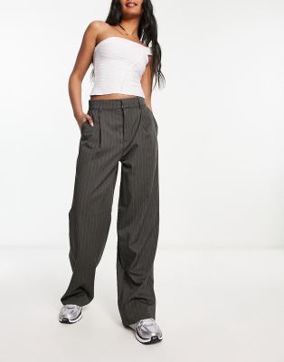 Cotton On - Rechte broek met hoge taille in antraciet met krijtstreep 