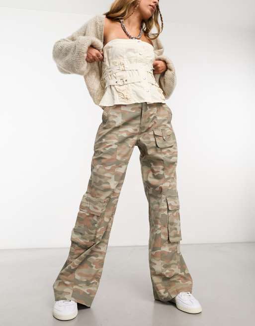 High Waisted Camo Cargo Pants - Beige