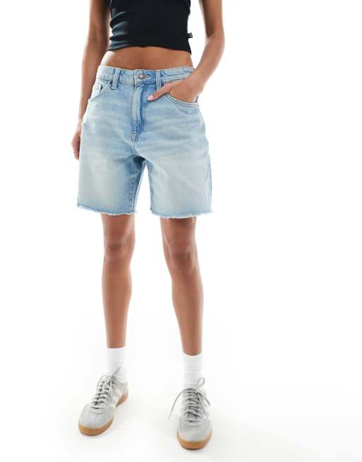 Cotton On relaxed denim shorts in sunfaded blue , 4 of 5