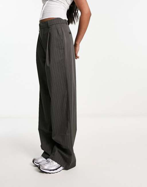 High Waist Relaxed Tailored Pant in Charcoal