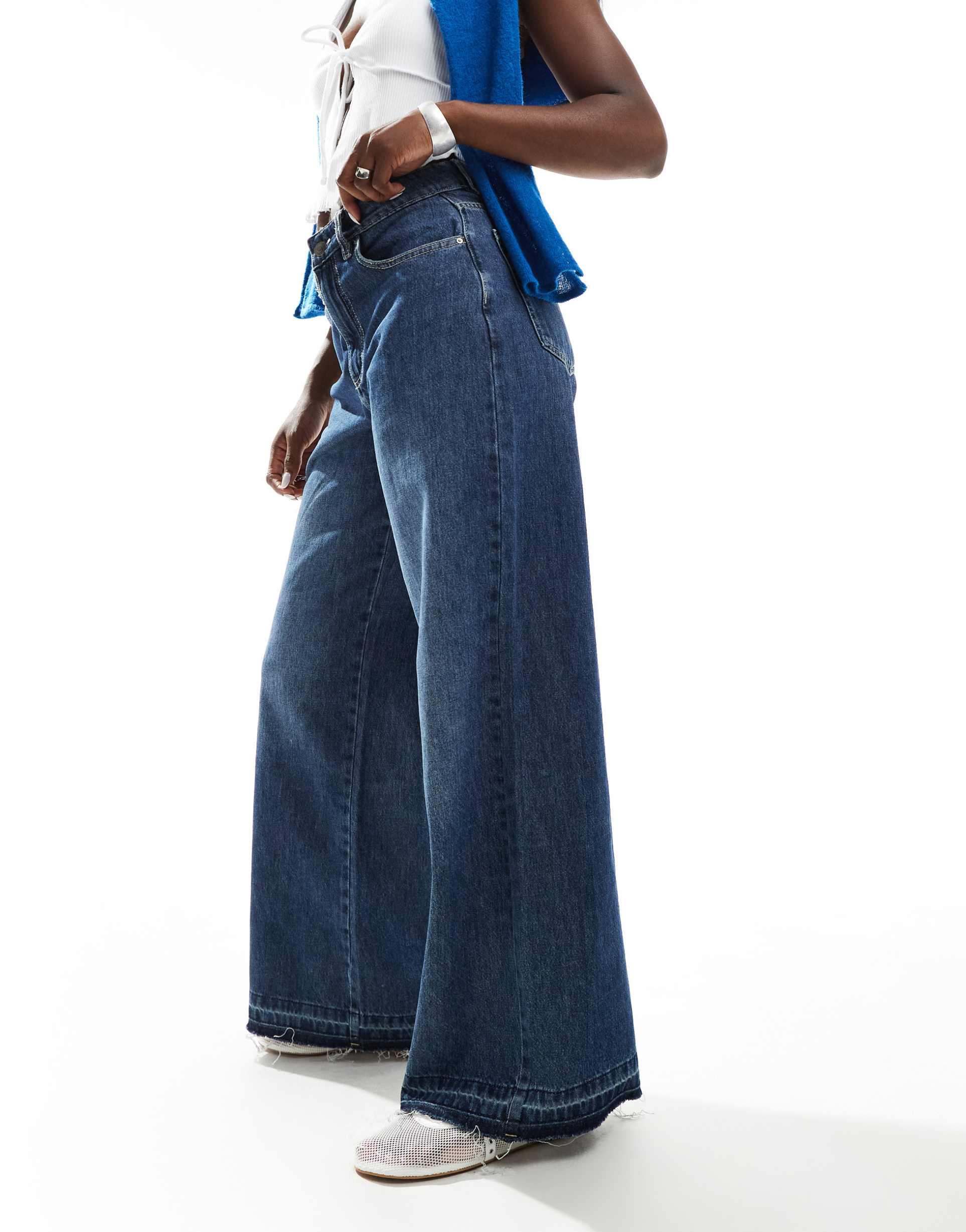 cotton on relaxed wide leg jeans in deepwater blue denim