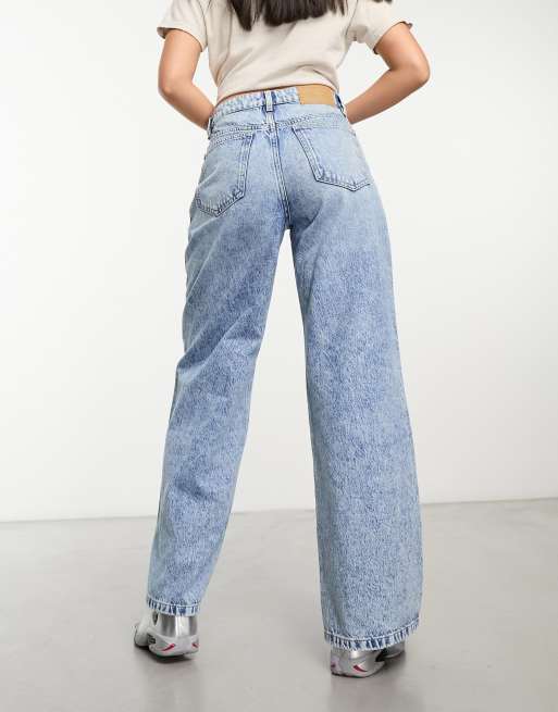 Relaxed Wide Leg Jean