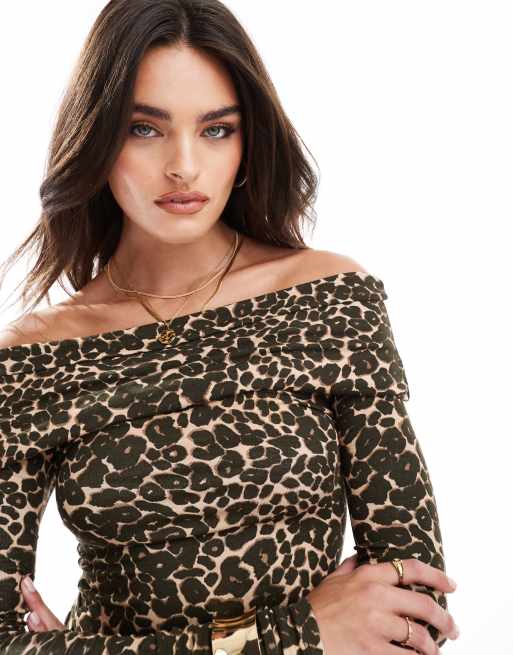 Cotton On – Rhi – Leopardmönstrad, åtsmitande off shoulder-topp med indragen detalj och lång ärm