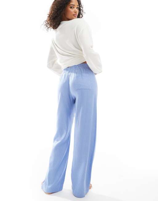 Cotton On - Ruimvallende flanellen pyjamabroek met strepen in blauw, 2 van 4
