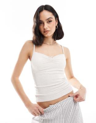 Cotton On - Schlaf-Camisole in Cremeweiß meliert mit Rosendetail