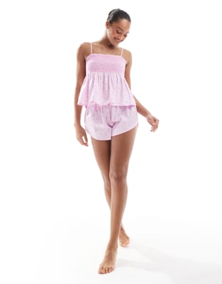 Cotton On - Schlafanzug-Set aus Webstoff, bestehend aus gerafftem Top und Shorts in Pirouetten-Rosa mit Blumenmuster