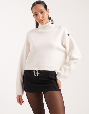 Cotton On - Sehr kurzer Stretch-Minirock in Stahlonyx mit Gürtel-Schwarz