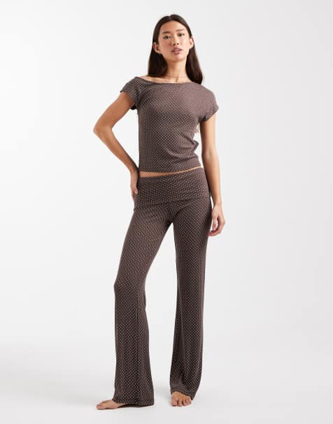Cotton On – Sleep Recover – Hose mit umgeschlagenem Taillenbund in Dunkel-Taupe mit Punktemuster - view 1