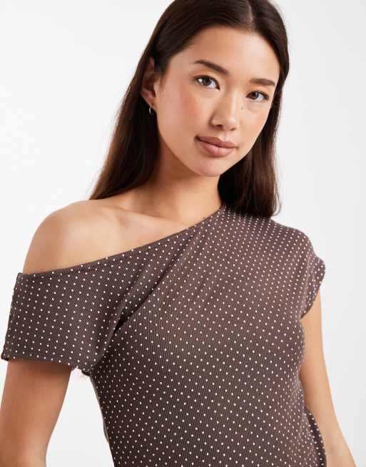 Cotton On - Sleep Recovery - Afslappet offshoulder-top i mørk gråbrun med polkaprikker, 4 af 4
