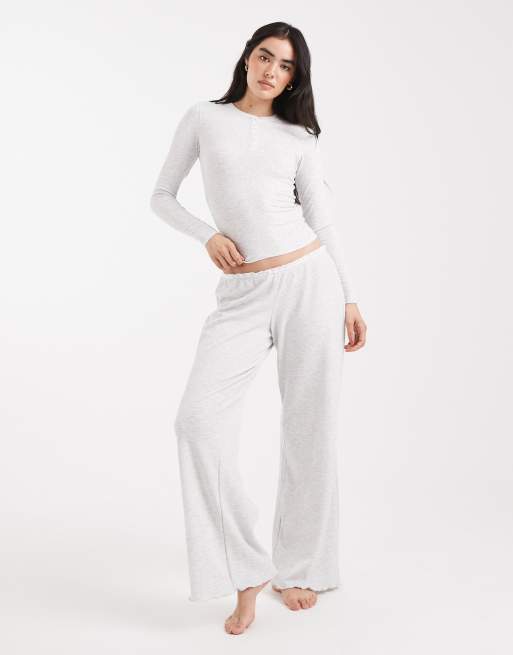 Cotton On – Sleep Recovery – Langärmliges Henley-Oberteil in meliertem Hellgrau, Kombiteil, 2 von 4