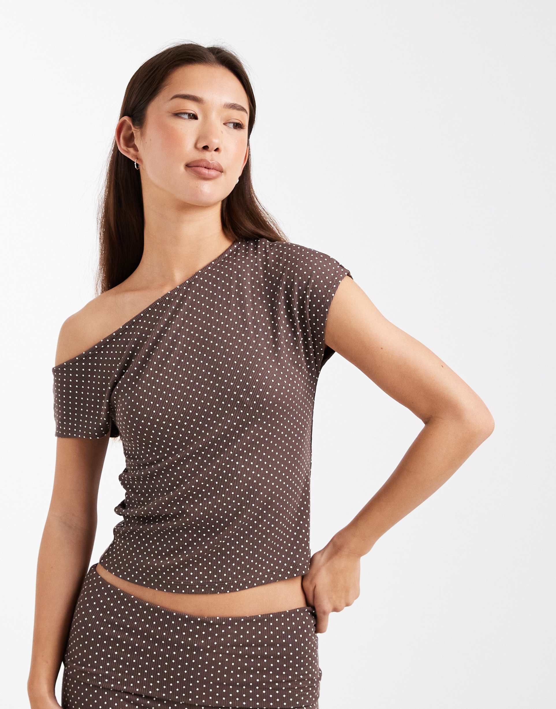cotton on sleep recovery relaxed off the shoulder top in deep taupe polka dots