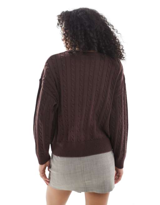 Cotton On – Strickpullover in dunklem Eichenbraun mit Rundhalsausschnitt und Zopfmuster, 4 von 4