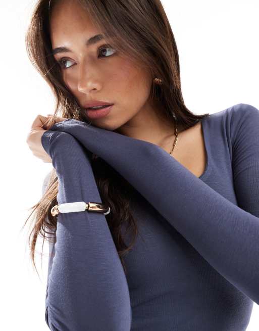 Cotton On – Sunday – Langärmliges Oberteil in Collegiate Navy mit U-Ausschnitt, 2 von 4