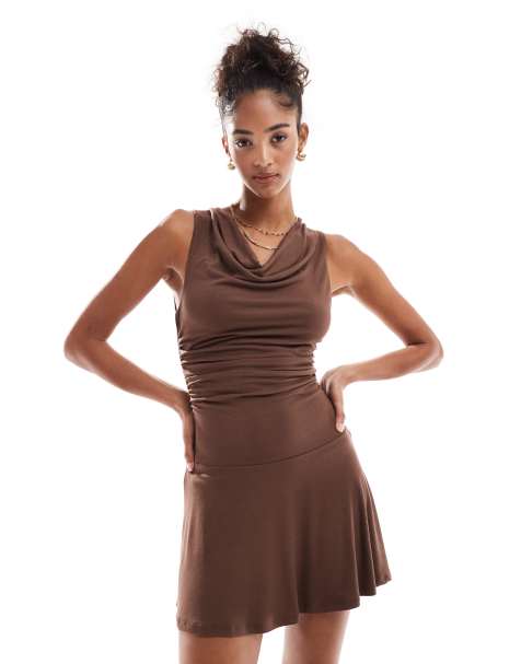 Cotton On – Sunday – Minikleid in verwaschenem Mokka mit Wasserfallausschnitt - view 1