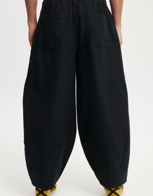 Cotton On – Superweite Ballonhose in Schwarz, 4 von 4