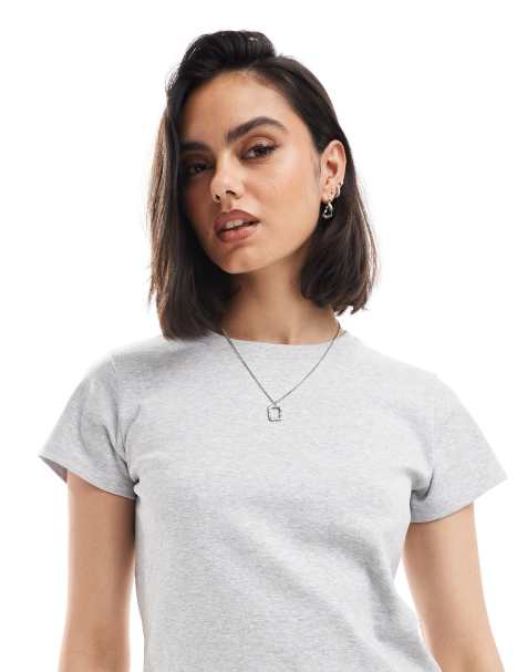 Cotton On – Szary dopasowany T-shirt o przylegającym kroju w stylu lat 90. - view 1
