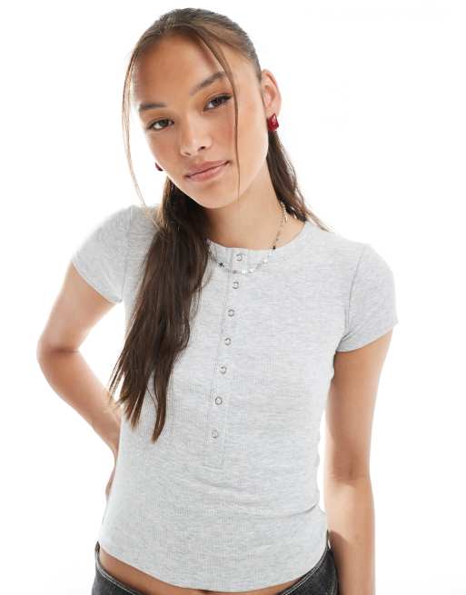 Cotton On - T-shirt a maniche corte color grigio mélange con collo serafino