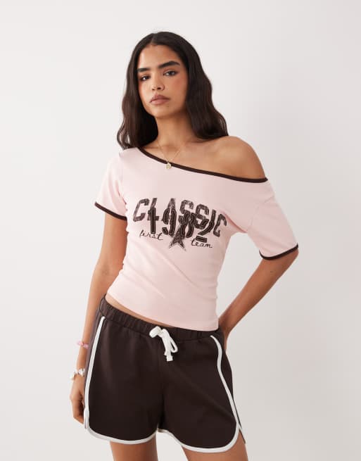 Cotton On - T-shirt con spalle scoperte rosa e marrone con grafica, 4 di 4