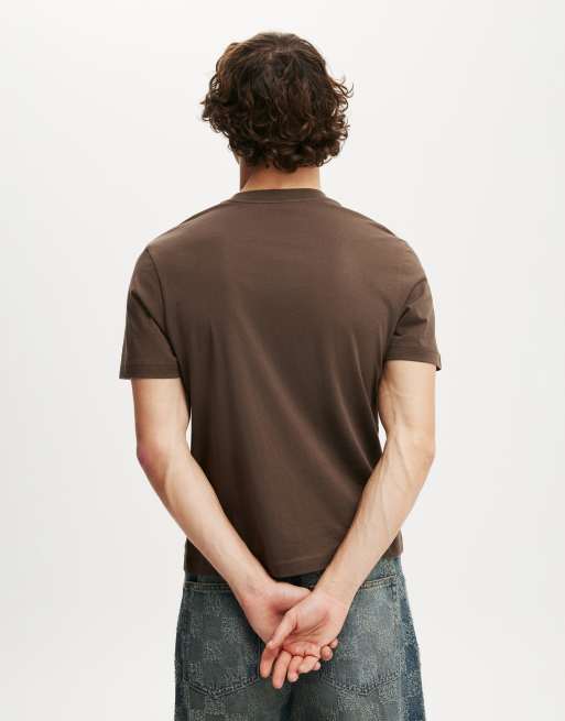 Cotton On - T-shirt met klassieke pasvorm in bruin  , 3 van 3