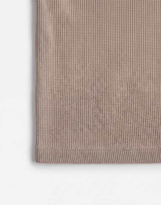 Cotton On top a maniche lunghe dalla vestibilità squadrata con texture waffle color nocciola, 8 di 9