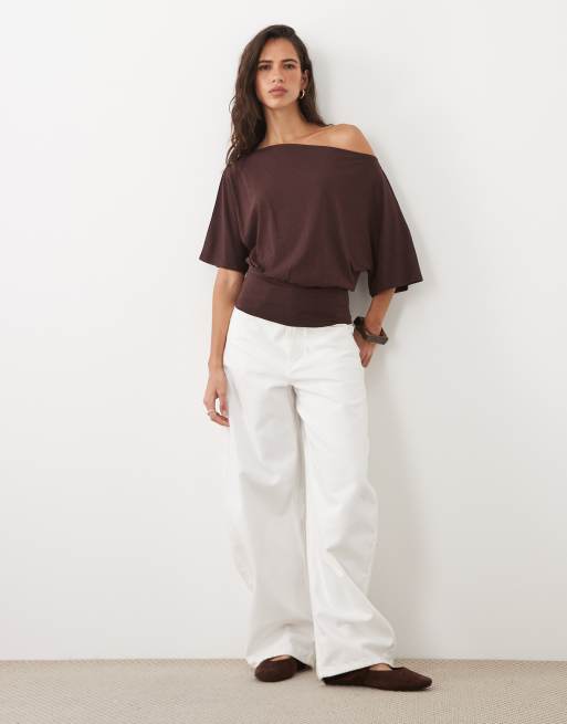 Cotton On top Nova con spalle scoperte e maniche corte color quercia scuro, 1 di 4