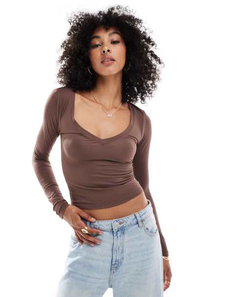 Cotton On - Top ultra doux à décolleté plongeant - Taupe - view 1