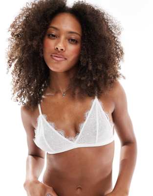 Cotton On - Triangel-Bustier in Cremeweiß mit fransiger Spitze-Neutral