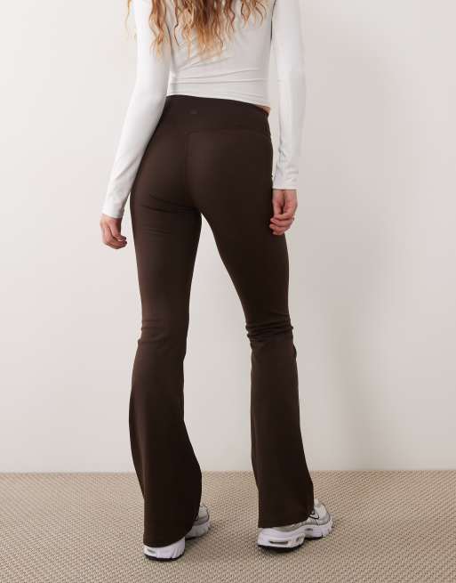 Cotton On ultra luxe med korsad front, osynlig scrunch och utsvängd modell i ljusbrun, 5 av 5