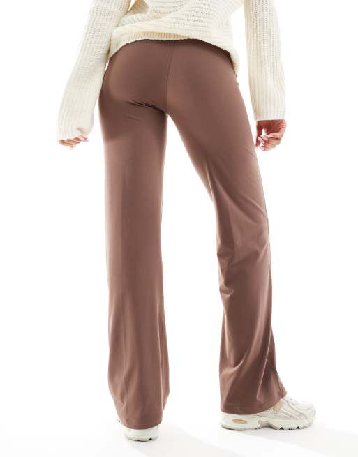 Cotton On – Ultra-weiche Hose in tiefem Taupe mit weitem Bein, 2 von 5