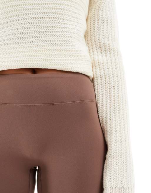 Cotton On – Ultra-weiche Hose in tiefem Taupe mit weitem Bein, 4 von 5