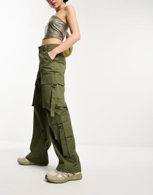 Cotton On - Utility-Hose in Khaki-Grün