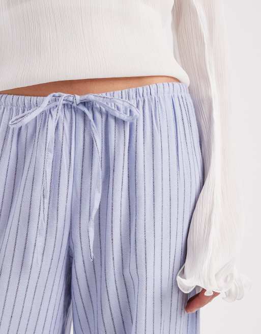 Cotton On – Violetta, blårandiga lounge-byxor i flanell med barrelben, 4 av 5