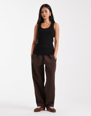 Cotton On - Weiche Barrel-Jogginghose in Braun mit doppeltem Bund-Schwarz