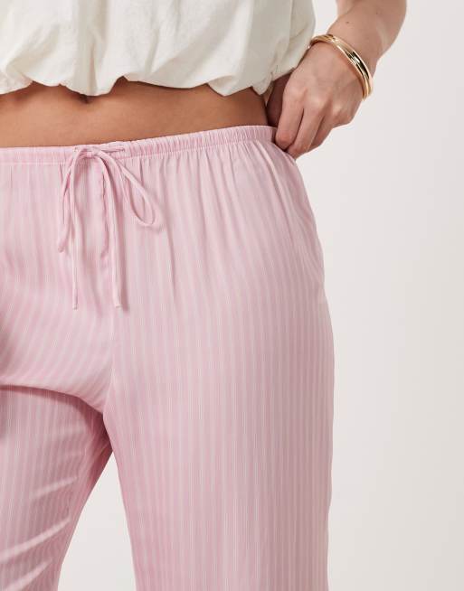 Cotton On – Weit geschnittene Schlafhose aus gewaschenem Satin in gestreiftem Rosa, 3 von 5