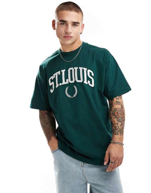 Cotton On – Zielony T-shirt o pudełkowym kroju, z napisem „St. Louis