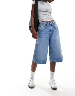 Cotton:On 90 s baggy denim jort in blue