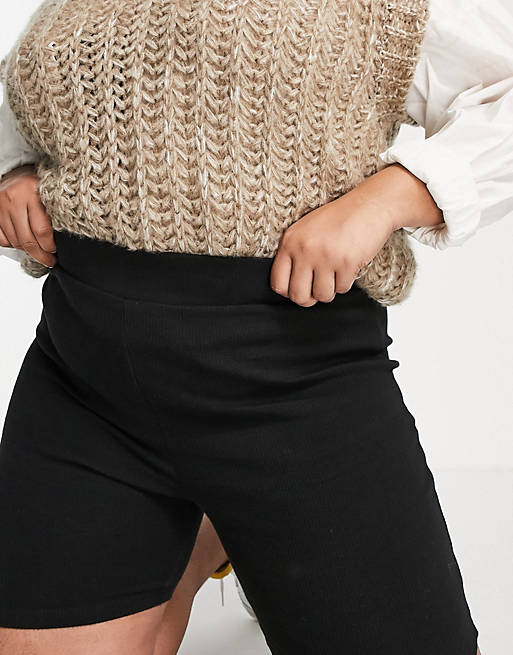Women Cotton:On Curve legging shorts in black 