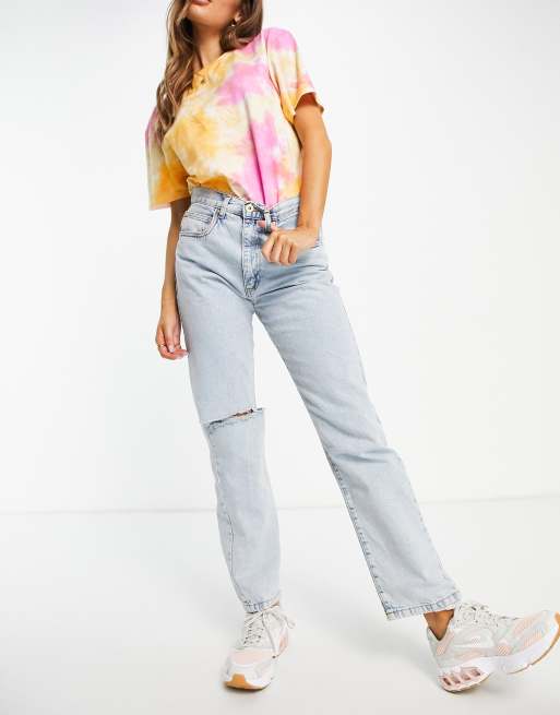 Cotton:On – Dad-Jeans in Bleichwaschung mit Zierrissen an den Knien