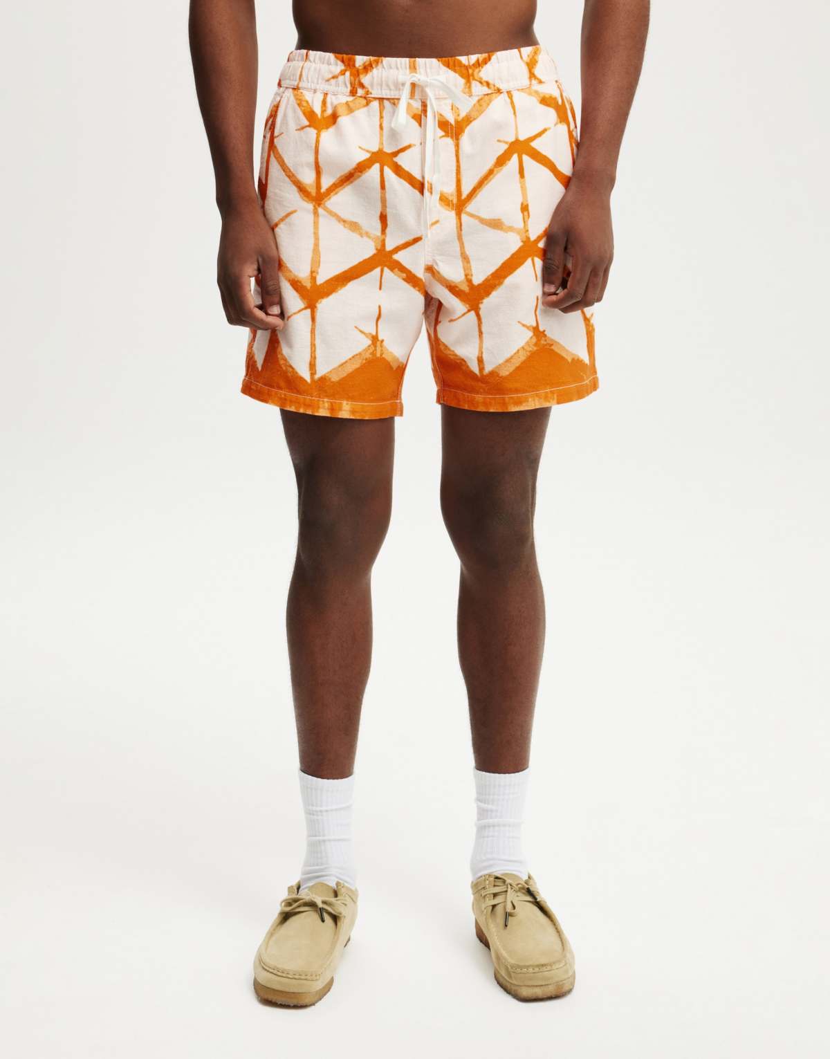 Cotton:On Easy short in orange abstract print