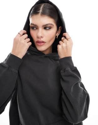 Cotton:On - Klassischer Kapuzenpullover in verwaschenem Schwarz