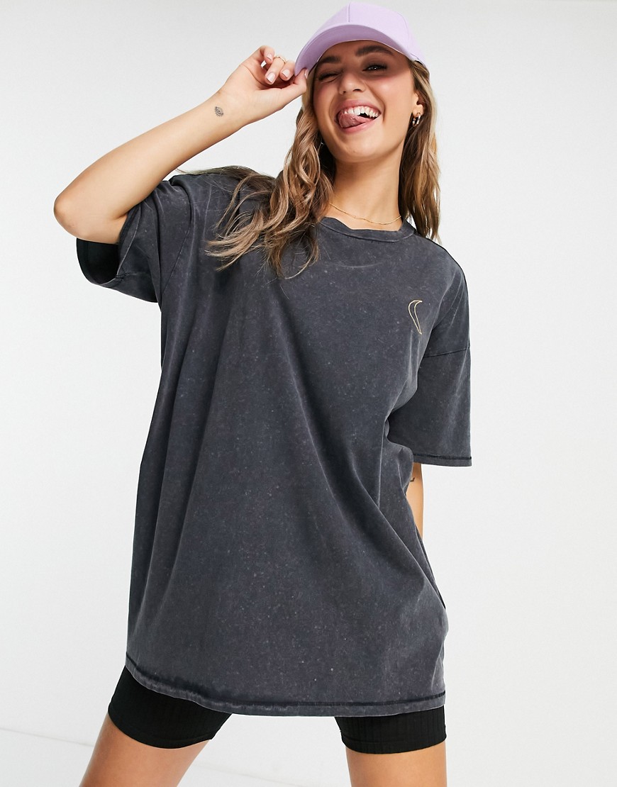 Cotton: On oversized graphic t-shirt dress in black