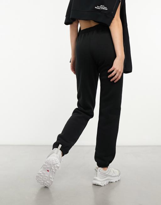 Plush Essential Gym Trackpant