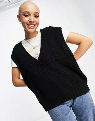 black knitted vest