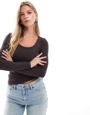 Shop Cotton:On Staple rib scoop neck long sleeve top in brown Online – Trendy & Affordable Fashion